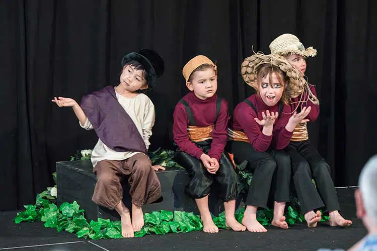 Lower-1st-Kindy-students-performing-Speak-the-Speech-from-Hamlet