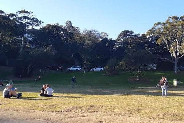 People picnicking 