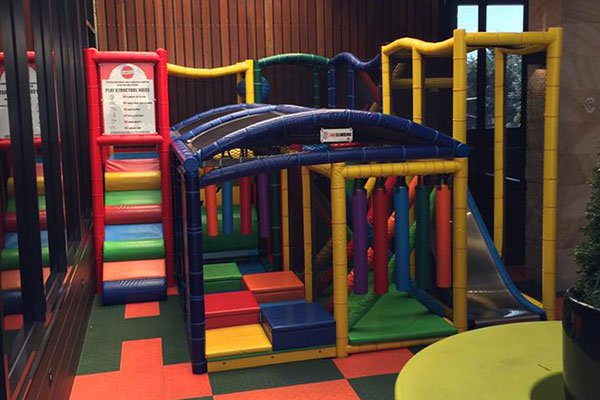 Magpies Waitara pubs with playgrounds north shore