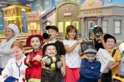 Wannabees family play town closing