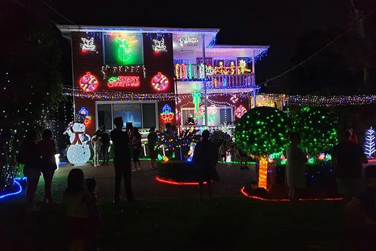 Christmas lights Thonleigh