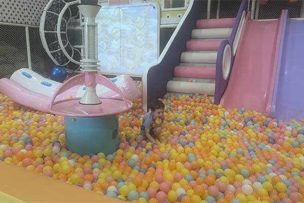 Ball pit