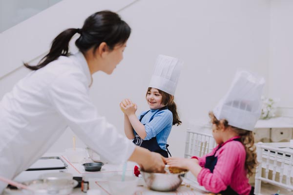 DeLovely Cake Design & Academy