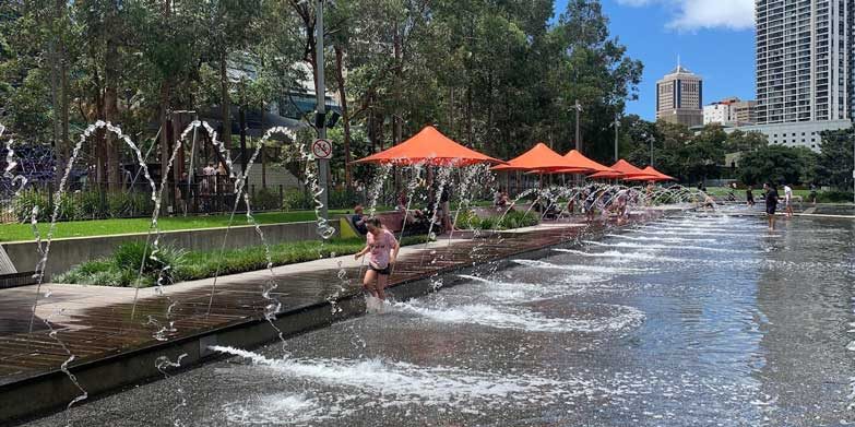 Water play at Darling Quarter